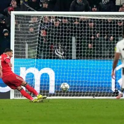 Pavlidis falha penálti em Juventus-Benfica