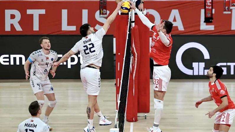 Benfica vence Altekma por 3-2 na Taça Challenge de voleibol
