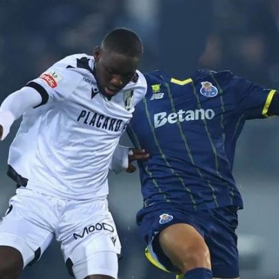 Luta a dois pela vaga de Beni no meio-campo do V. Guimarães