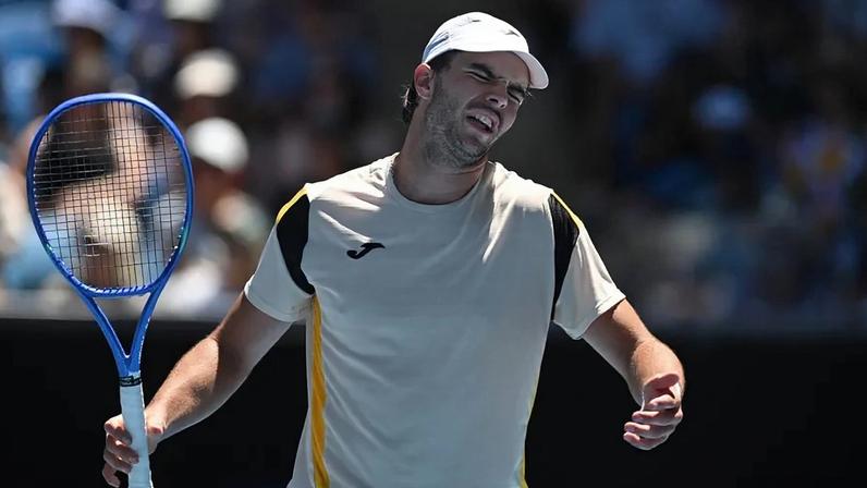 Jaime Faria foi eliminado do Open da Austrália por Andrey Rublev
