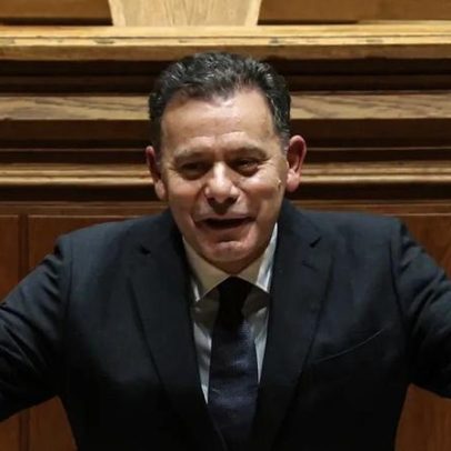 Luís Montenegro apresentará queixa por falsa troca de mensagens com Trump