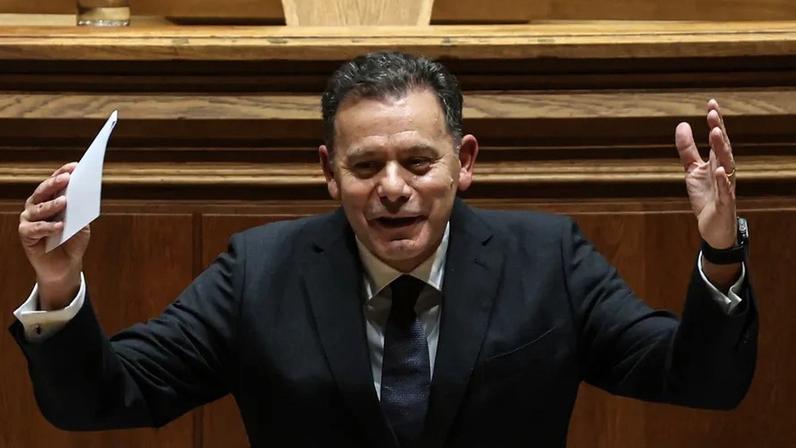 Montenegro no Parlamento após pedidos sobre as presidenciais.