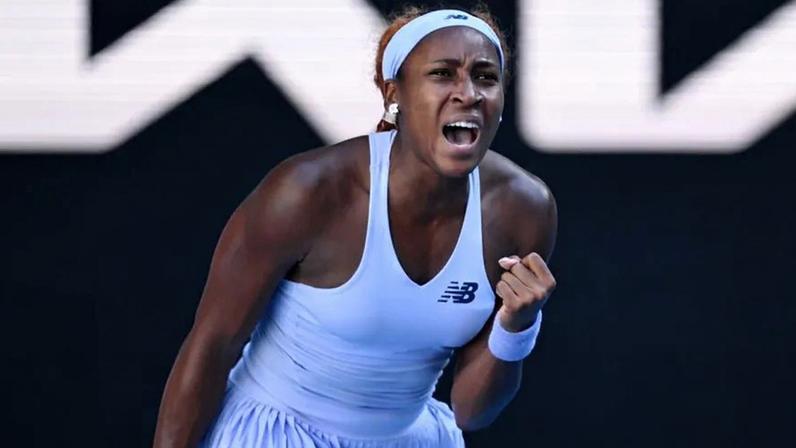 Coco Gauff celebra a passagem à próxima ronda do Open da Austrália