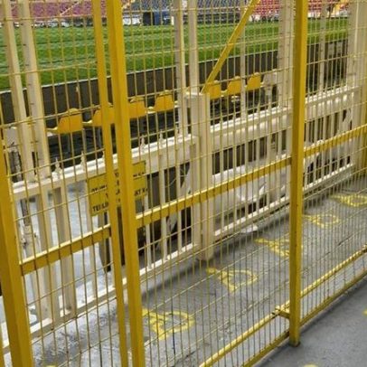 Adeptos com deficiência do Aston Villa denunciam terem sido enjaulados em Istambul