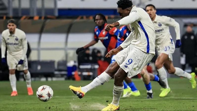 Samu falhou penálti em Plzen