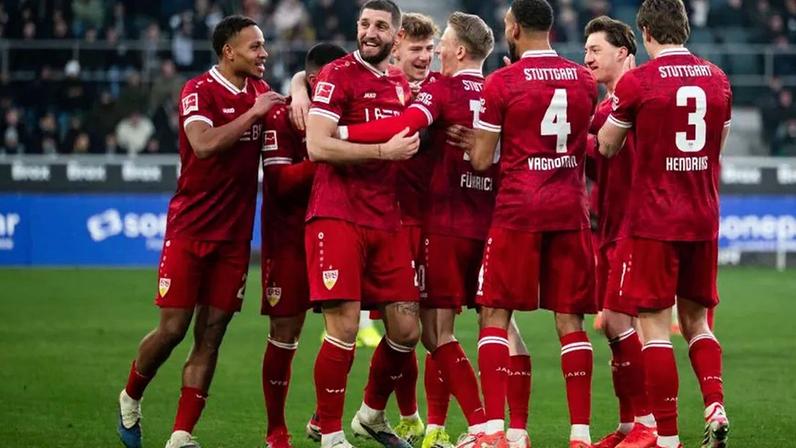 Jogadores do Estugarda a celebrar
