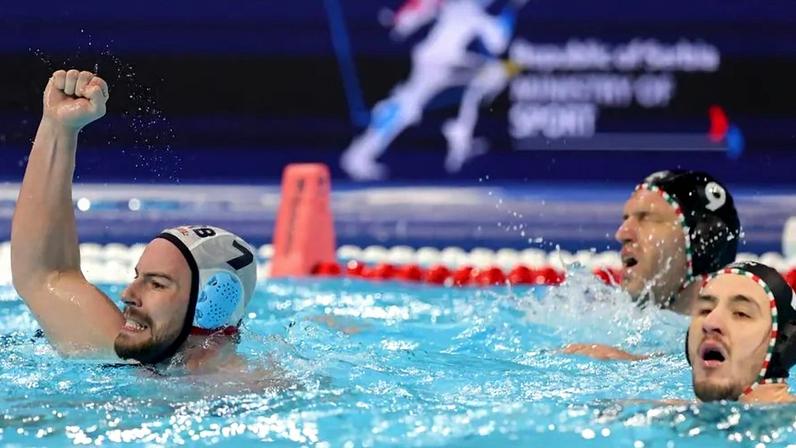 Sérvia celebra título europeu de polo aquático