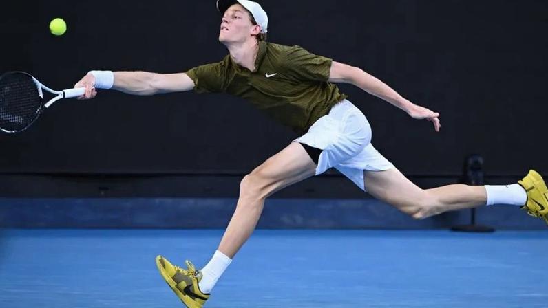 Jannik Sinner em ação no Open da Austrália