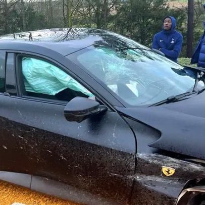 Jogadores do Tottenham escapam ilesos após acidente de viação