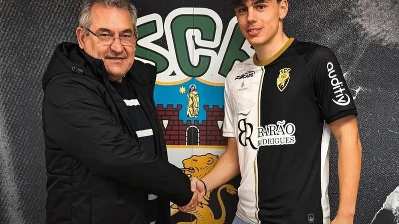 João Rodrigues, presidente do Farense, apadrinha chegada do reforço Gal Kranjcic