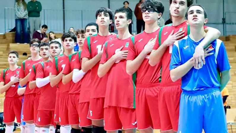 Sub-18 fecha torneio com Afonso Coelho como melhor líbero