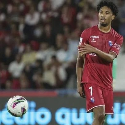 Tidjany Touré conquista lugar no onze pelo rendimento defensivo