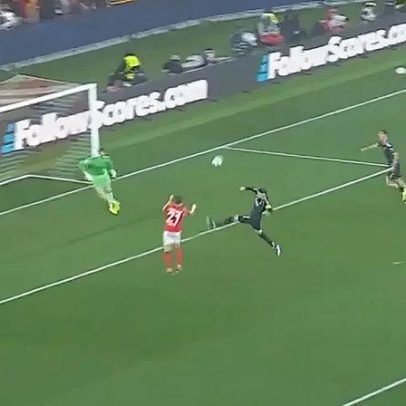 Schjelderup não desperdiça e Benfica empata após o golo sofrido