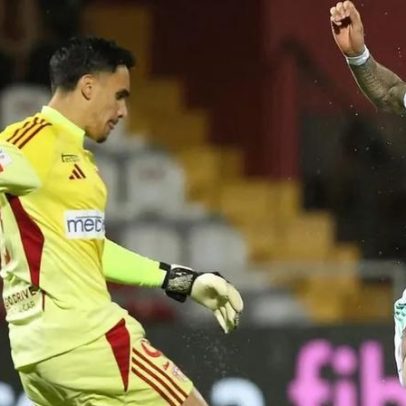 João Gonçalves rescinde com AVS SAD