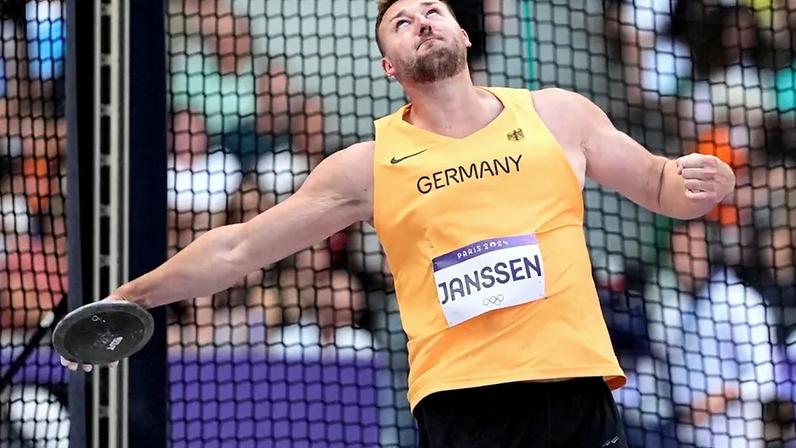 Henrik Janssen suspenso por três meses