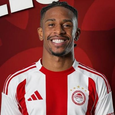 Olympiacos e Rio Ave oficializam transferência de André Luiz