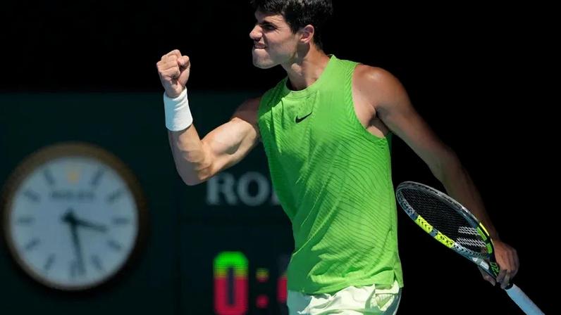 Carlos Alcaraz festeja triunfo frente a Alexander Zverev
