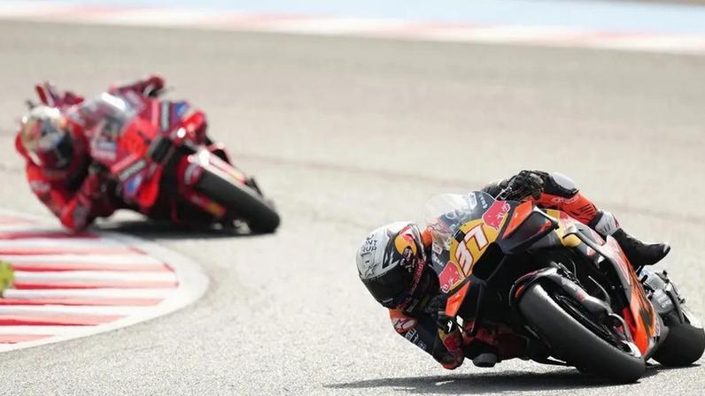 Acosta a caminho de uma nova aventura