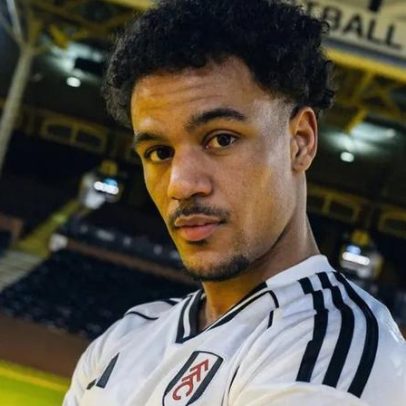 Fulham contrata Oscar Bobb ao Manchester City
