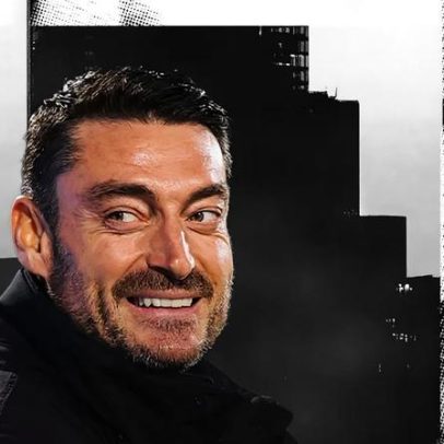 Albert Riera sucede Dino Toppmöller no comando técnico do Eintracht Frankfurt