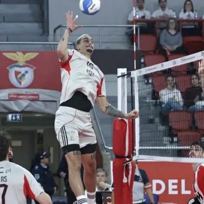 Benfica vence Leixões e iguala o Sporting na liderança
