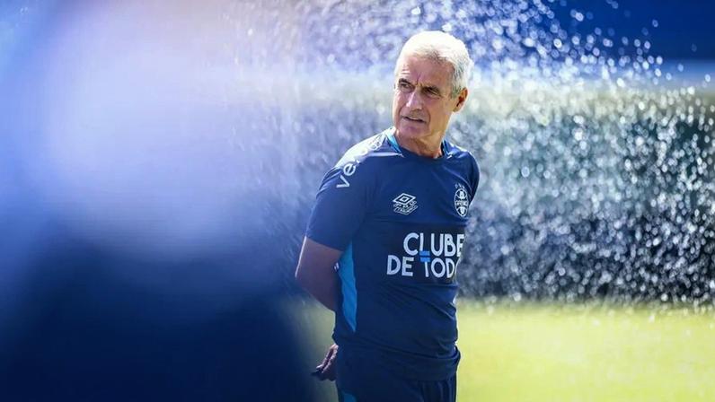 Luís Castro desculpa-se após dizer que Grémio teve 'dia negro'