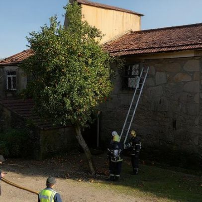 Campanha de donativos lança apoio à família que perdeu tudo num incêndio no Muro