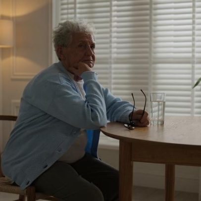 Ano começa com cadeira vazia