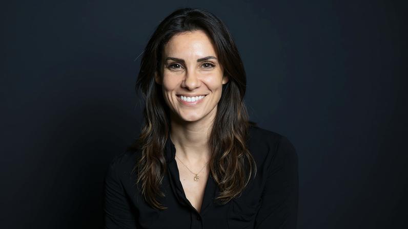 Daniela Ruah é a narradora do novo Podcast Plus do Observador, "Os Segredos da Seita do Yoga"