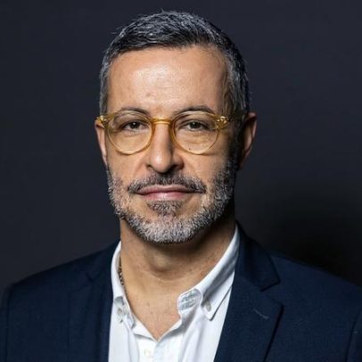 Pedro Benevides passa a apresentar o podcast A História do Dia