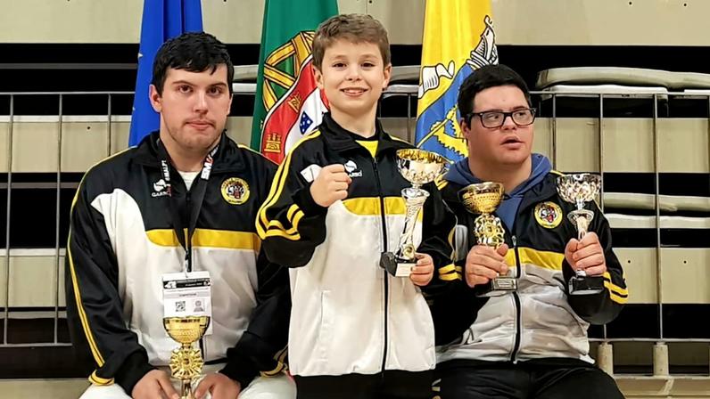 Karate Shotokan Vila das Aves organiza Torneio e soma 16 pódios