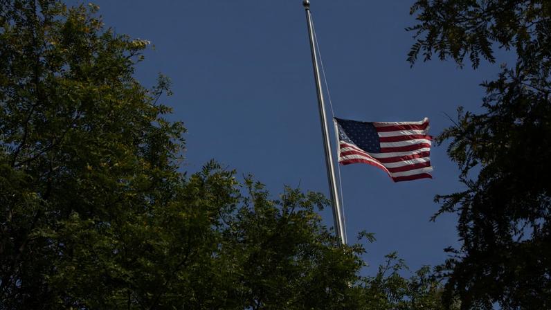 Cinco Estados democratas processam governo federal por congelamento de verbas