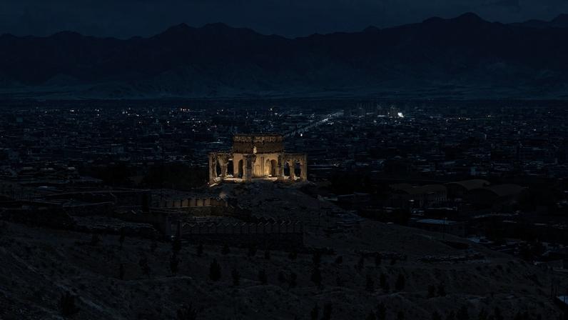 Pelo menos cinco mortos e 35 feridos em explosões em Cabul