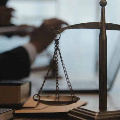 Não comunicou morte do marido para receber pensão; arrisca 4 anos de prisão