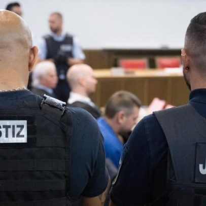 Alemanha leva oito jovens neonazis separatistas a tribunal