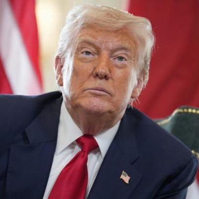 Trump avisa frota militar rumo ao Irão e convoca negociações