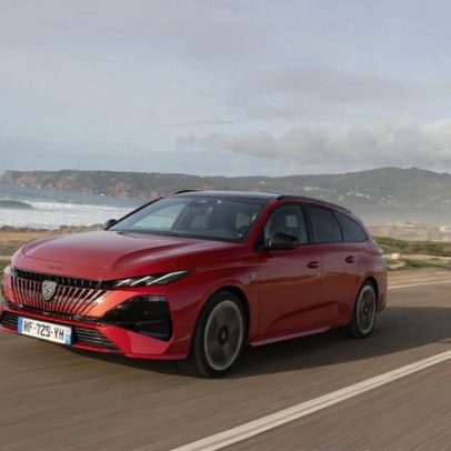 Peugeot otimiza 308 e 308 SW e reforça BEV e PHEV
