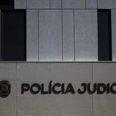 Jovem de 17 detido por dois assaltos à mão armada