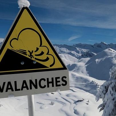 Avalanches de neve provocam cinco mortes nos Alpes austríacos