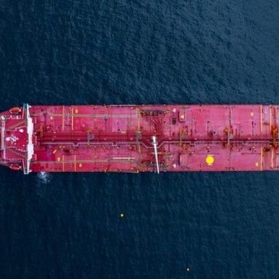 Rússia envia submarino para escoltar petroleiro durante tensão com EUA