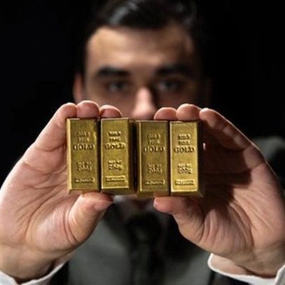 Ouro atinge novo máximo próximo de 5.600 dólares e prata ultrapassa 119 dólares