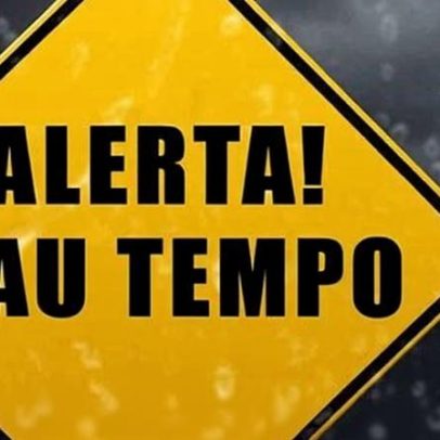 Proteção Civil emite aviso amarelo por chuva forte e trovoada