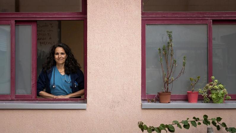 Ainda não é considerado prioritário ter materiais que permitam distrair uma criança da dor e ansiedade dos procedimentos. Eu entendo que é tão prioritário como ter paracetamol