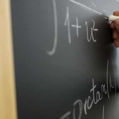 Professores pedem inclusão do direito a desligar no Estatuto da Carreira Docente