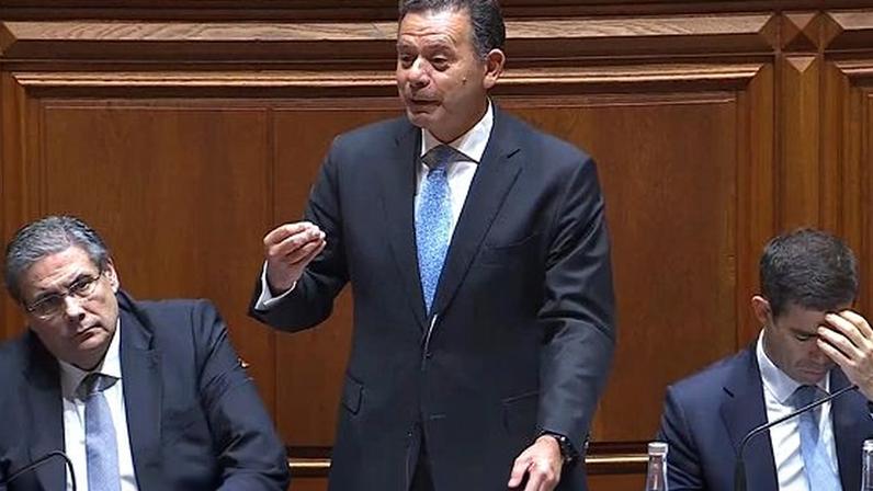 Sete nacionalidades unidas na limpeza da Praia Formosa