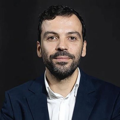 Jorge Pinto pretende passar à ofensiva para recuperar país inclinado à direita