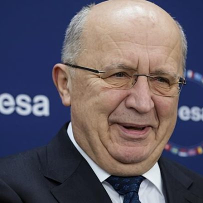 Comissário da Defesa da UE pede força militar de 100 mil soldados