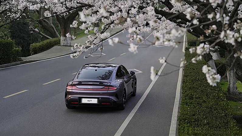 Fabricantes chineses aceleram metas e pressionam marcas ocidentais