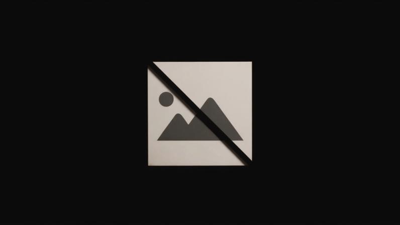 A produtora Sara Murphy e Teyana Taylor, Paul Thomas Anderson e Chase Infiniti celebram a vitória de "Batalha Atrás de Batalha" nos Globos de Ouro