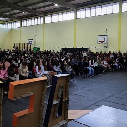 Seis pessoas retiradas de prédio após incêndio no Porto